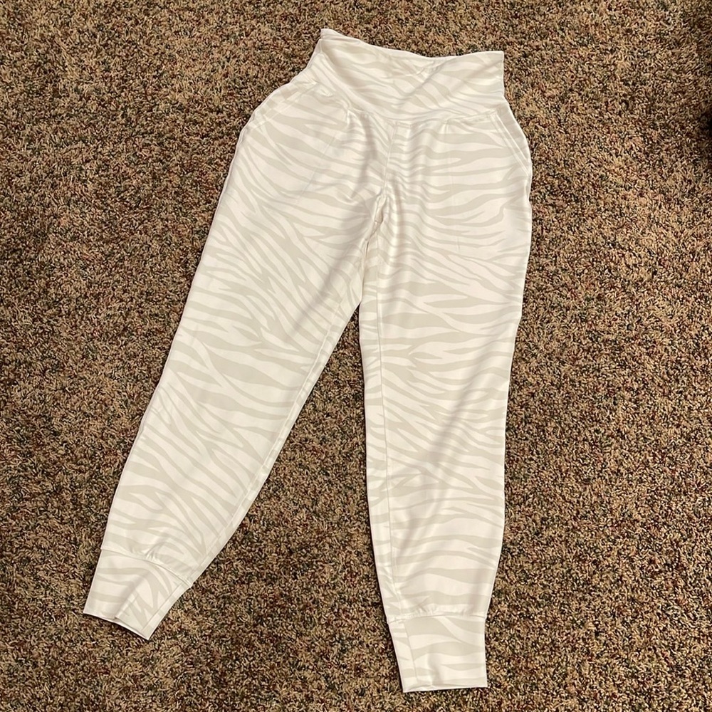 Old Navy Active powersoft leggings, Women Small, pockets